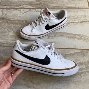 Nike Court Legacy Women’s shoes